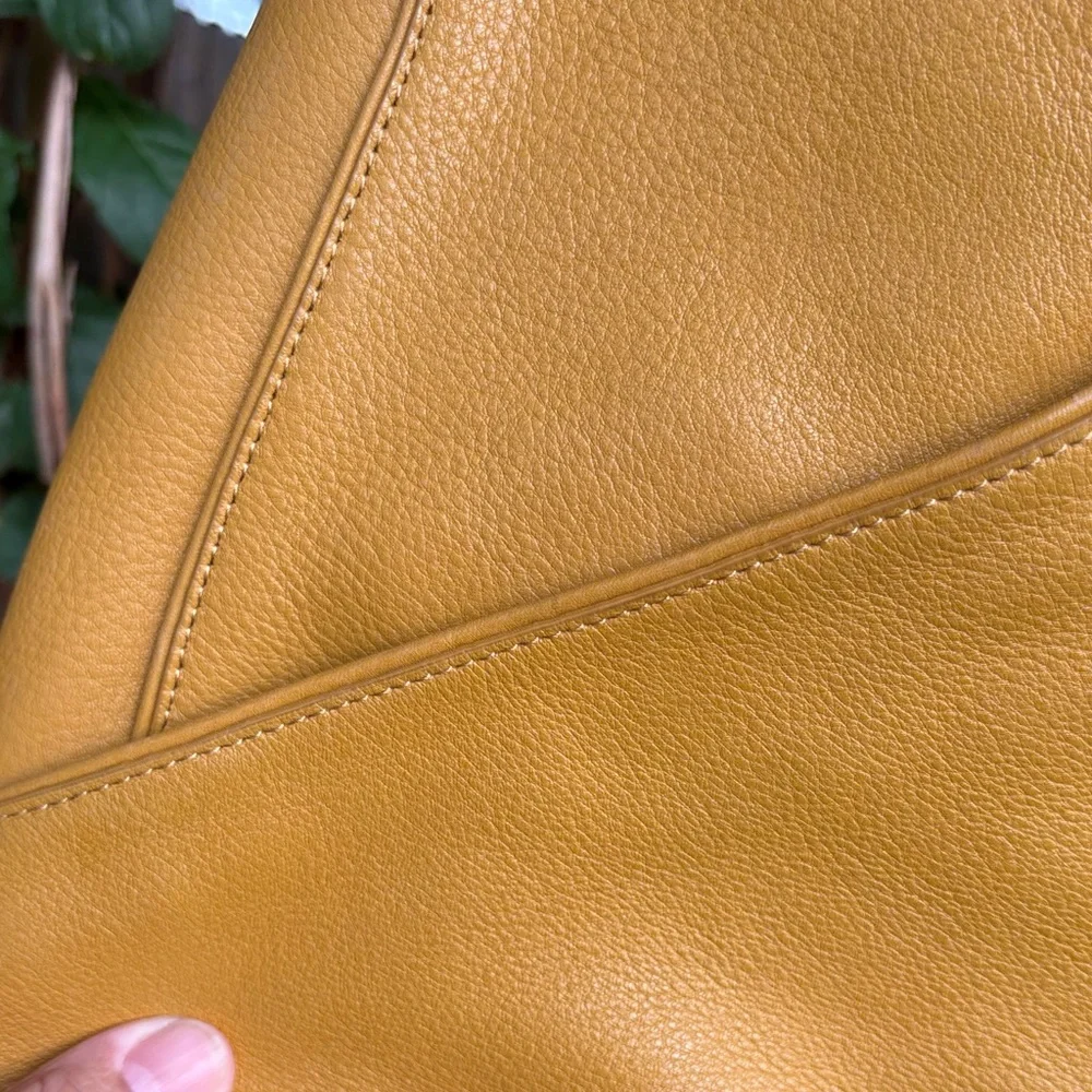 Tre Vero Mustard Leather Hobo Bag
